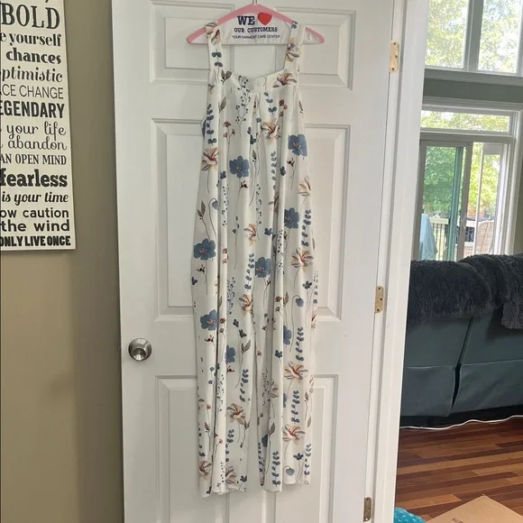 Floral White and Blue Maxi Dress - Picture 5 of 7